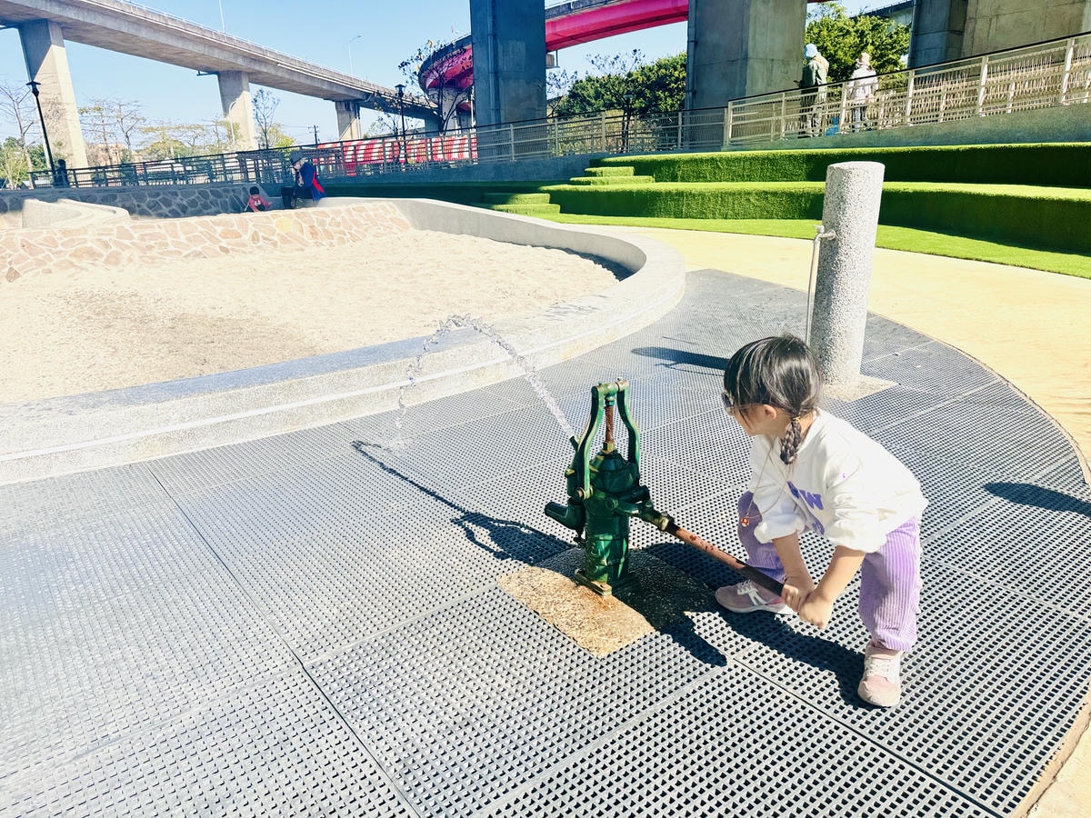 ★桃園親子景點推薦★桃園最新特色遊戲場『平鎮運動公園』,全新 ★桃園親子景點推薦★桃園最新特色遊戲場『平鎮運動公園』,全新