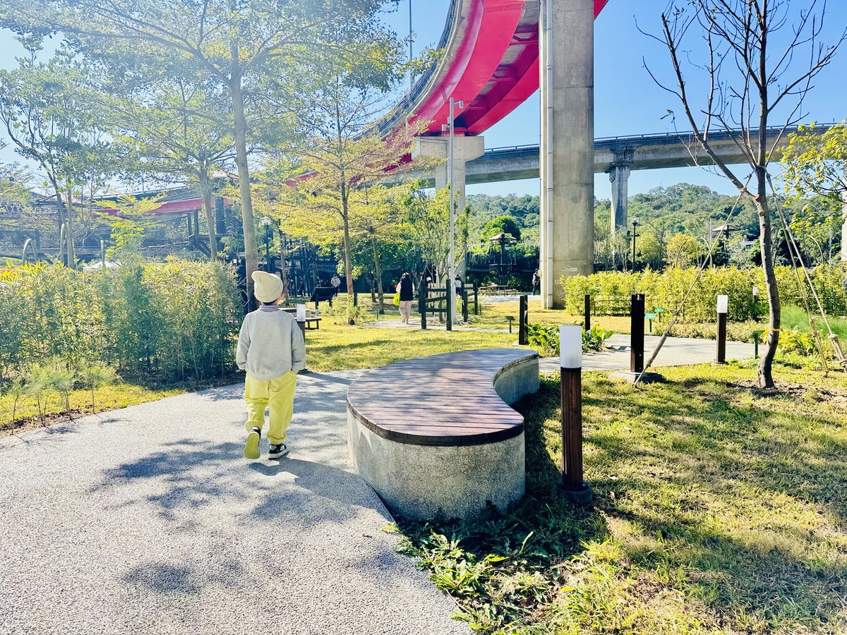 ★桃園親子景點推薦★桃園最新特色遊戲場『平鎮運動公園』,全新 ★桃園親子景點推薦★桃園最新特色遊戲場『平鎮運動公園』,全新