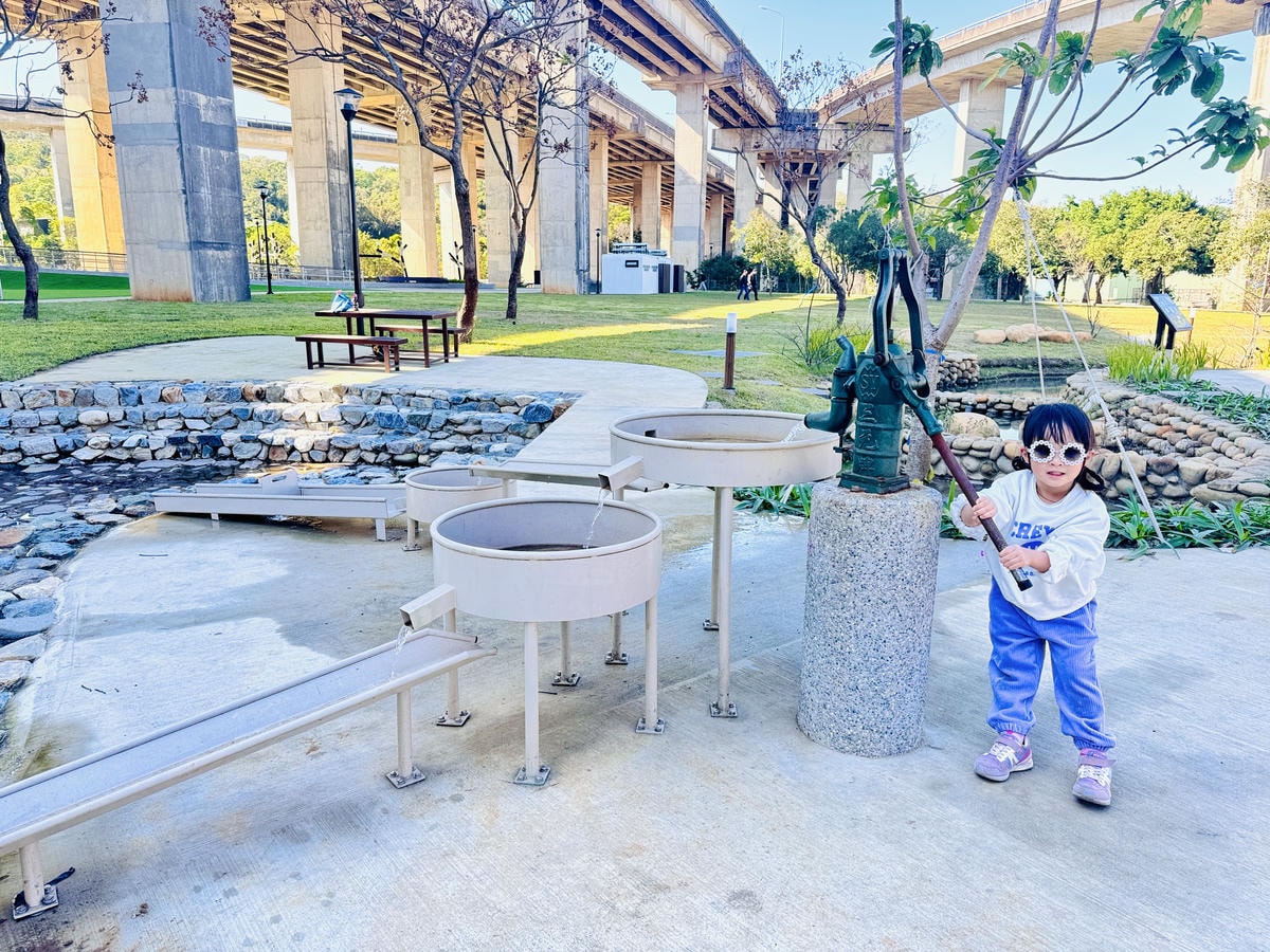 ★桃園親子景點推薦★桃園最新特色遊戲場『平鎮運動公園』,全新 ★桃園親子景點推薦★桃園最新特色遊戲場『平鎮運動公園』,全新