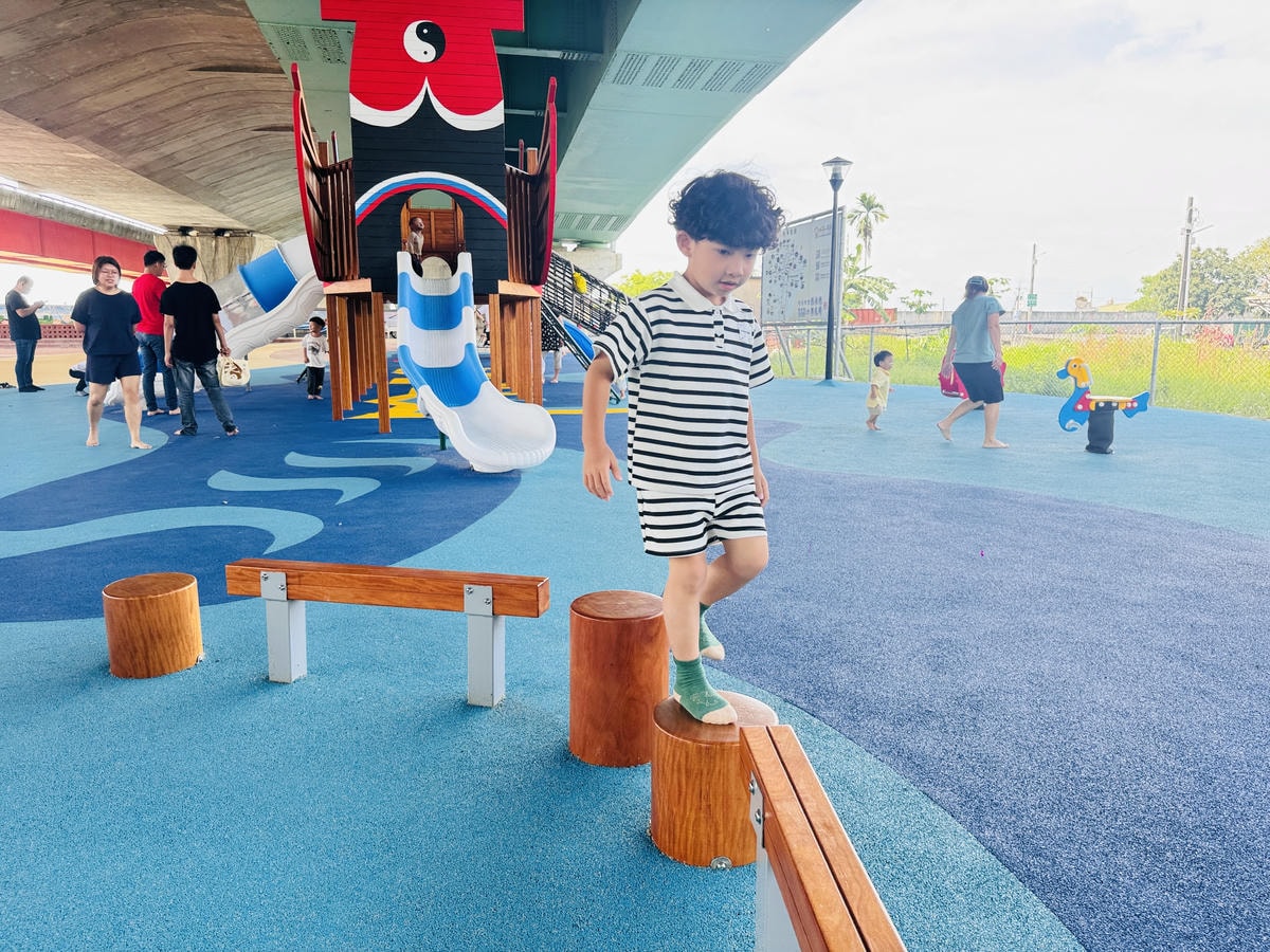 ★宜蘭親子景點推薦★礁溪二龍之心親子公園全新登場,超吸睛的龍 ★宜蘭親子景點推薦★礁溪二龍之心親子公園全新登場,超吸睛的龍