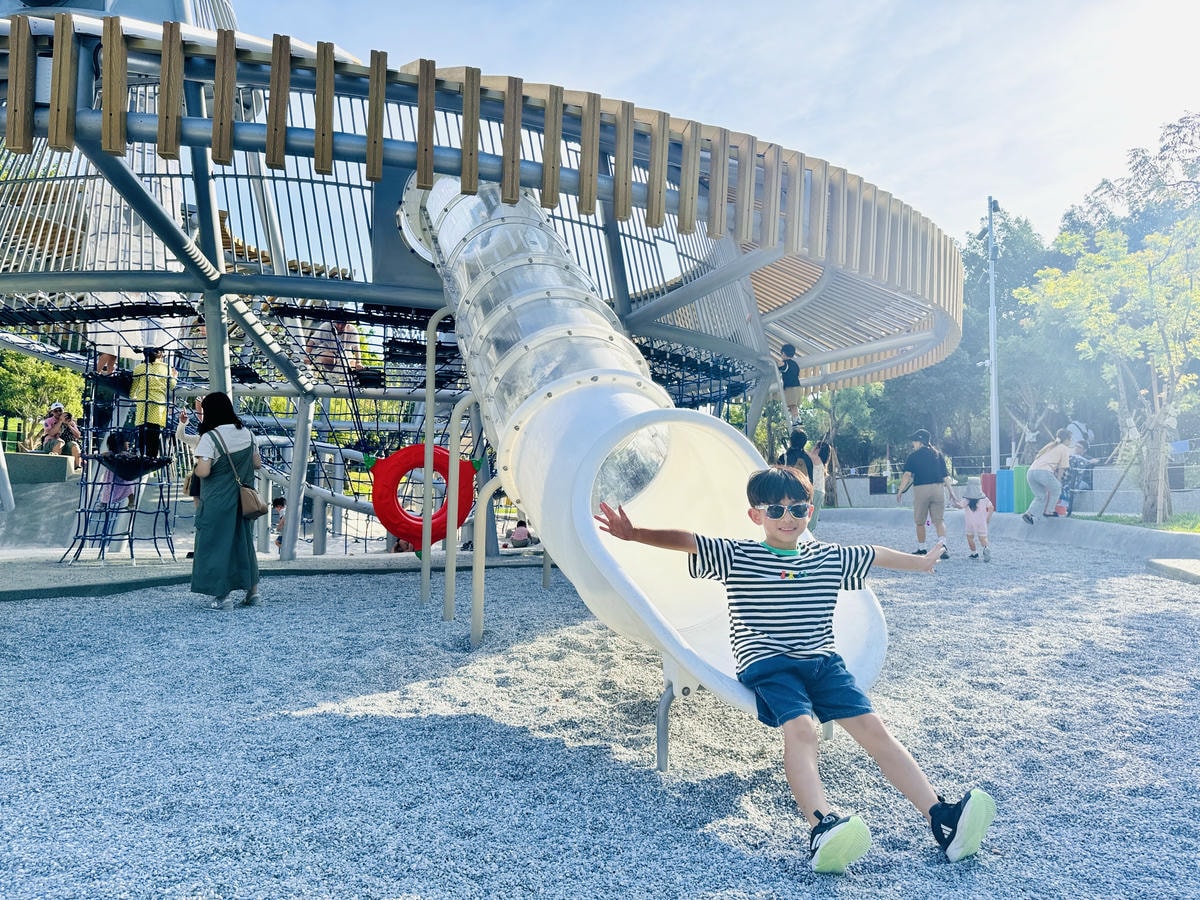 ★台中親子景點推薦★最新特色遊戲場『中央公園--飛行美樂地』 ★台中親子景點推薦★最新特色遊戲場『中央公園--飛行美樂地』