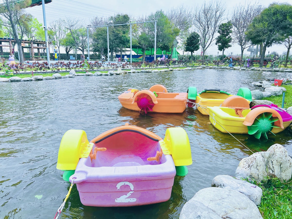 ★彰化●長頸鹿休閒農場*週末限定親子點,親子手搖船、電動車、 ★彰化●長頸鹿休閒農場*週末限定親子點,親子手搖船、電動車、