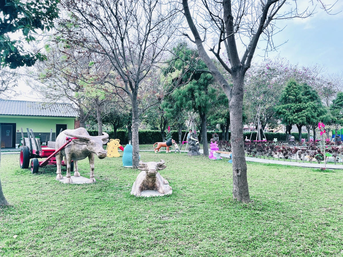 ★彰化●長頸鹿休閒農場*週末限定親子點,親子手搖船、電動車、 ★彰化●長頸鹿休閒農場*週末限定親子點,親子手搖船、電動車、