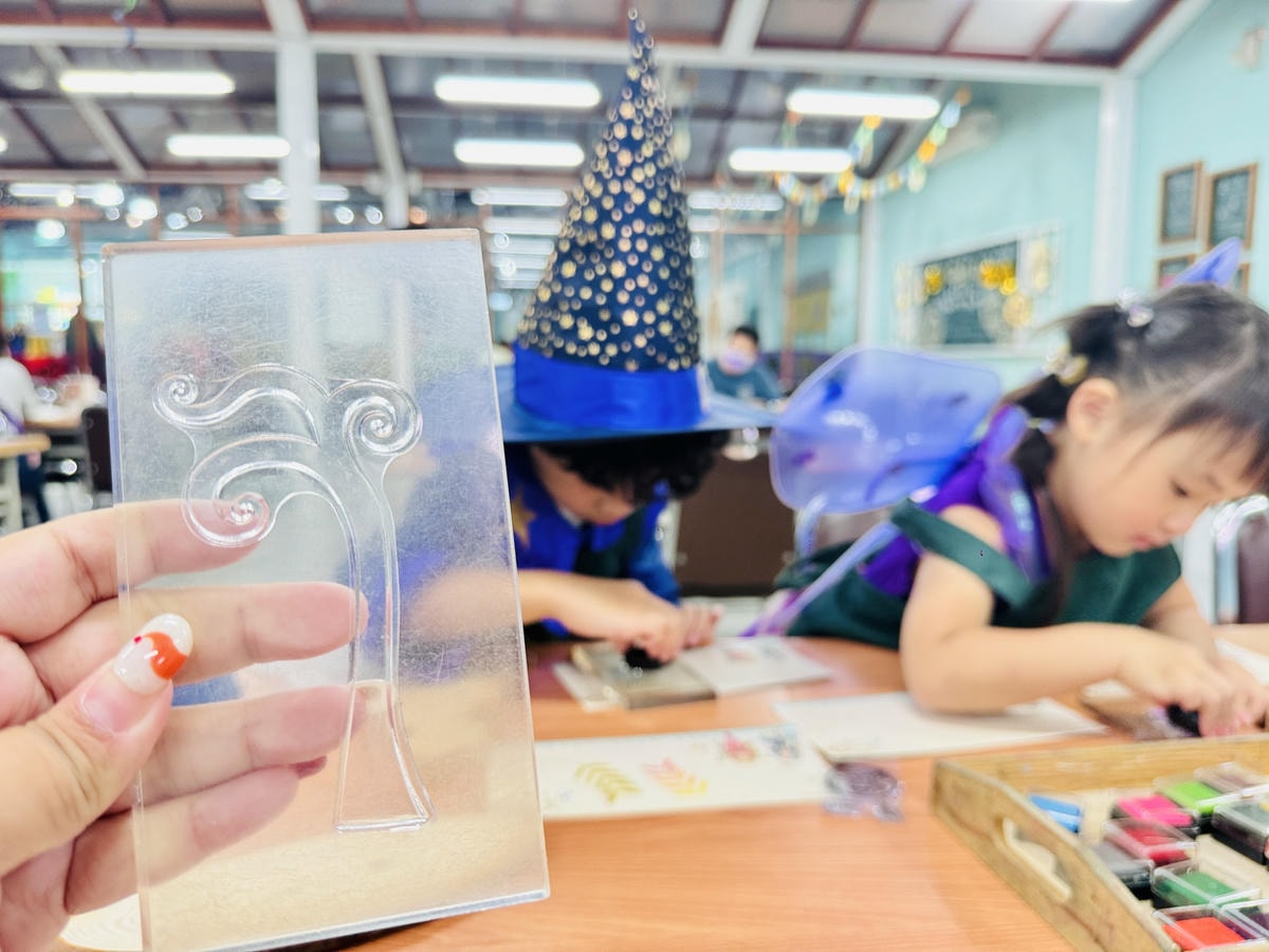 ★宜蘭親子景點推薦★莎貝莉娜精靈印畫學院,印章觀光工廠搖身一 ★宜蘭親子景點推薦★莎貝莉娜精靈印畫學院,印章觀光工廠搖身一