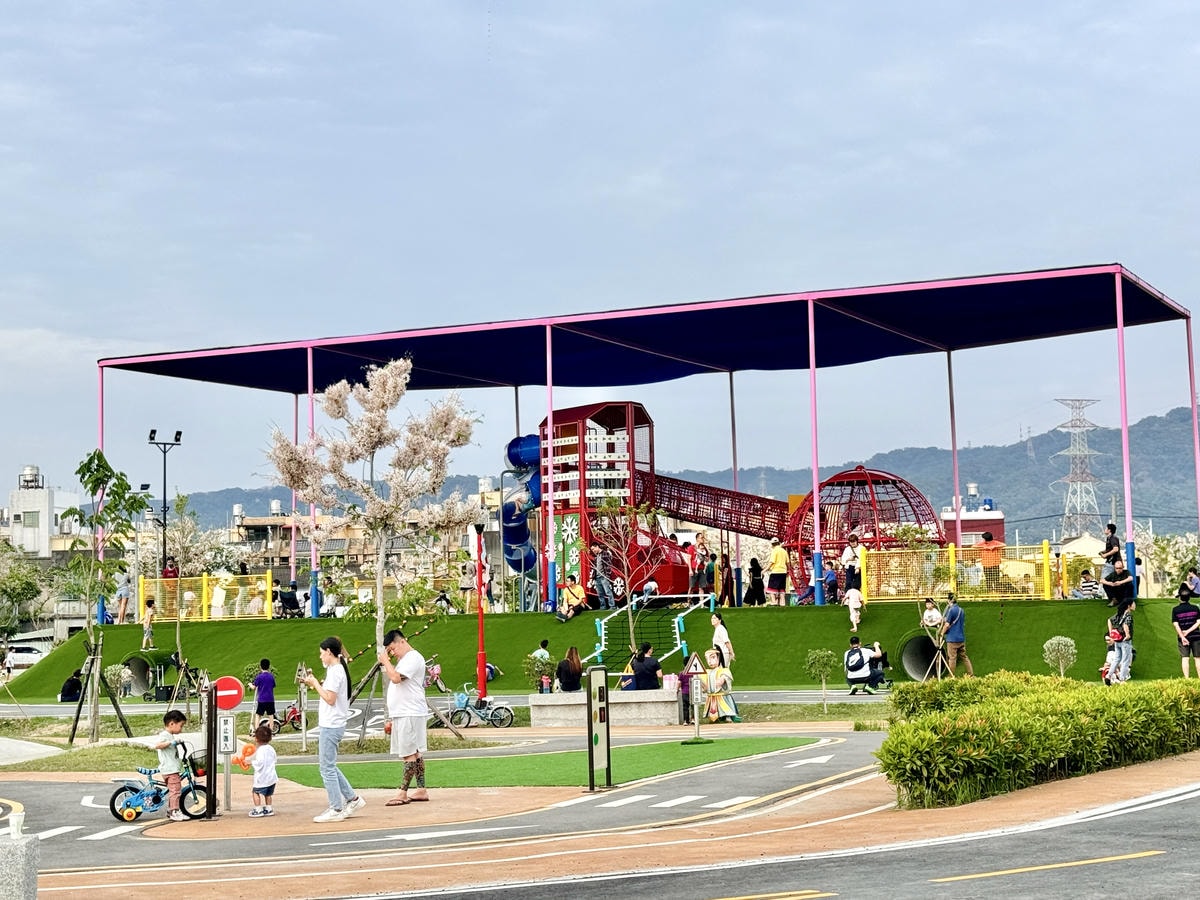 ★彰化親子景點推薦★全新2.0『 社頭公園 』新登場,全台唯 ★彰化親子景點推薦★全新2.0『 社頭公園 』新登場,全台唯
