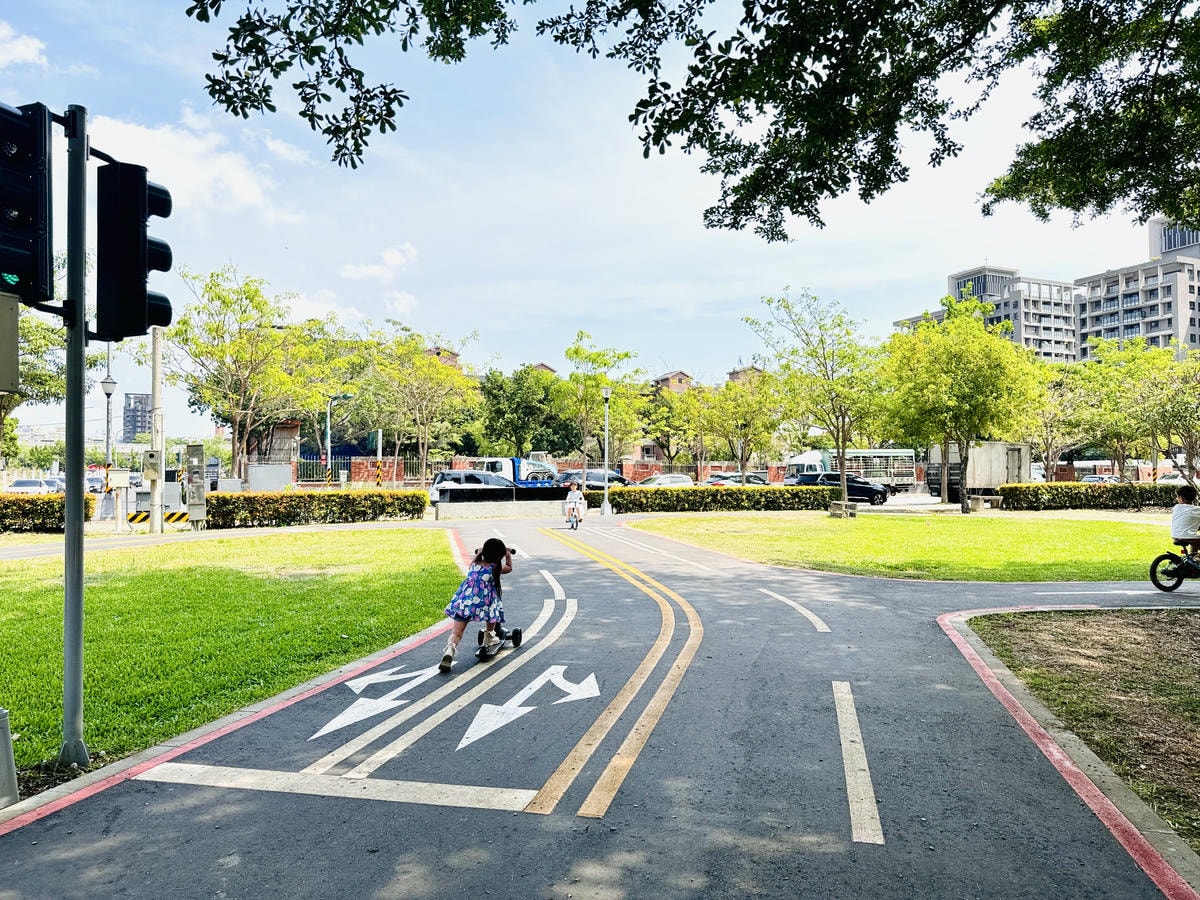 ★台中親子景點推薦★泉源兒童主題特色遊戲場,台中首座兒童交通 ★台中親子景點推薦★泉源兒童主題特色遊戲場,台中首座兒童交通
