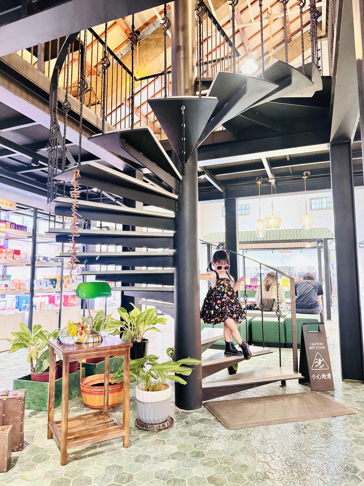 ★嘉義●中埔＊中埔穀倉農創園區，全台唯一的穀倉星巴克、夢幻兒