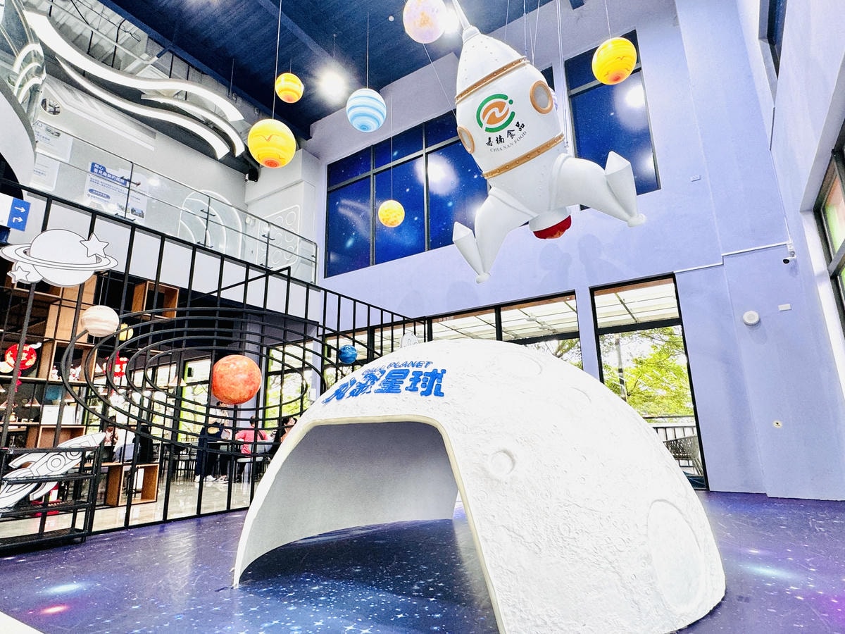 ★嘉義親子景點推薦★超好拍星際主題『丸聚星球』,一秒到夢幻星 ★嘉義親子景點推薦★超好拍星際主題『丸聚星球』,一秒到夢幻星