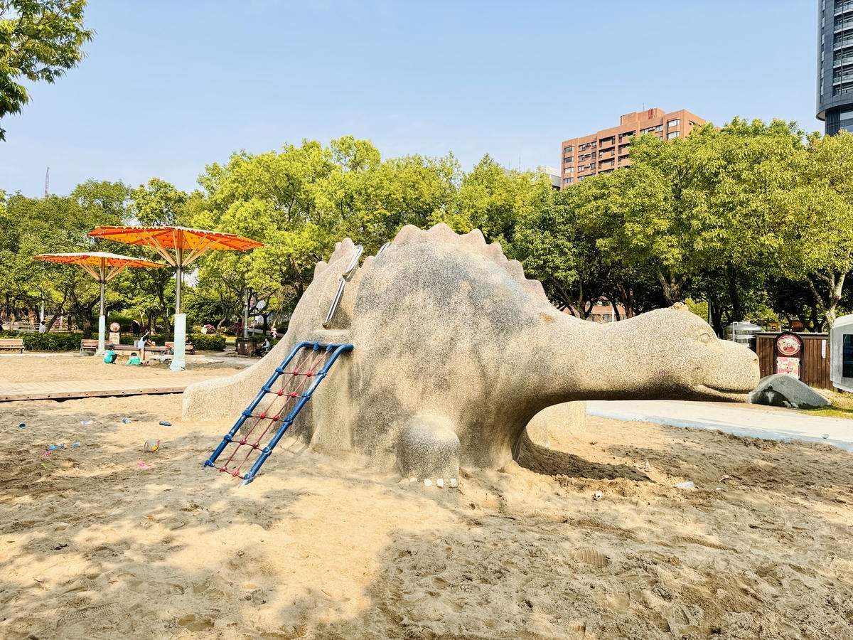 ★台北●大安區★隱藏在大安森林公園內的『森林之王兒童遊戲場』