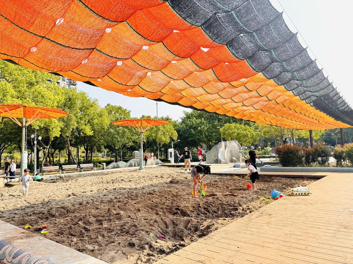 ★台北●大安區★隱藏在大安森林公園內的『森林之王兒童遊戲場』