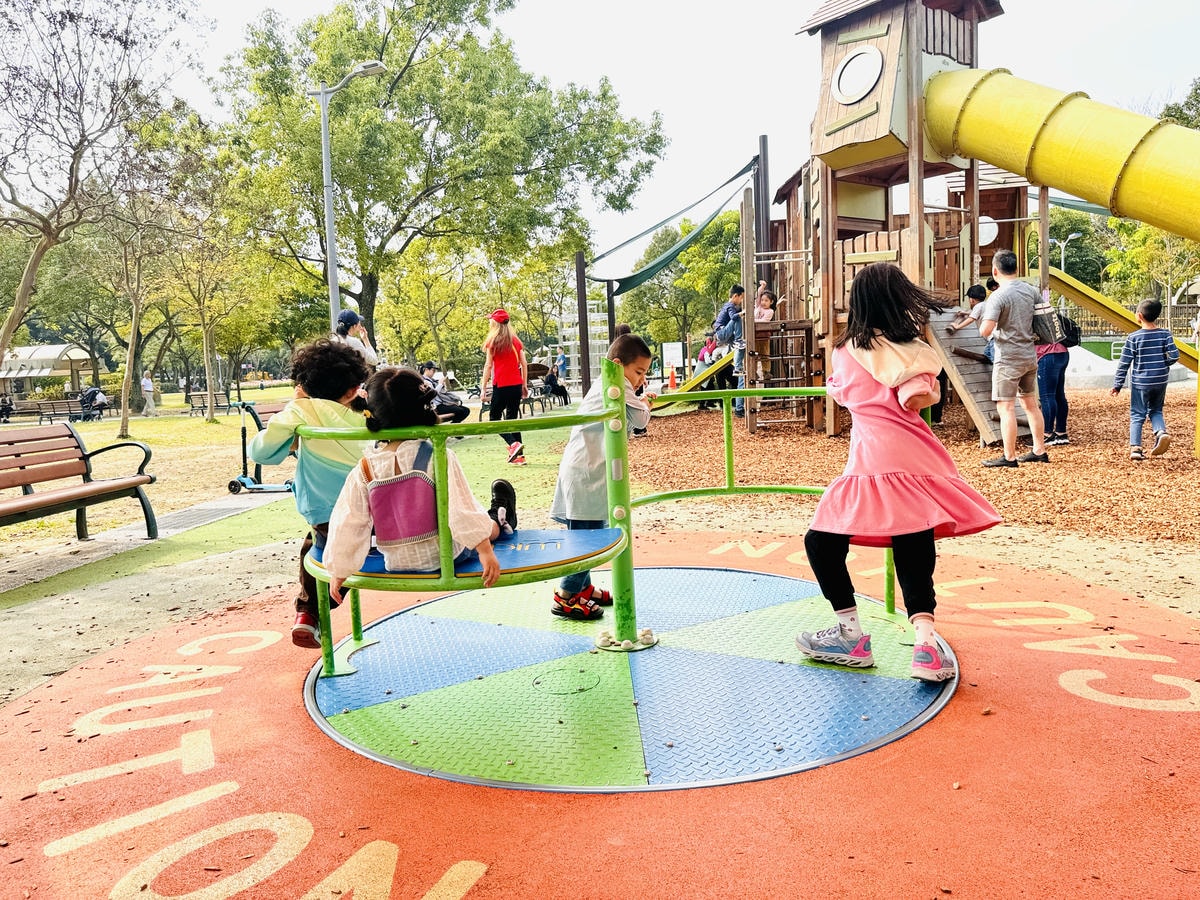 ★台北●大安區★隱藏在大安森林公園內的『森林之王兒童遊戲場』