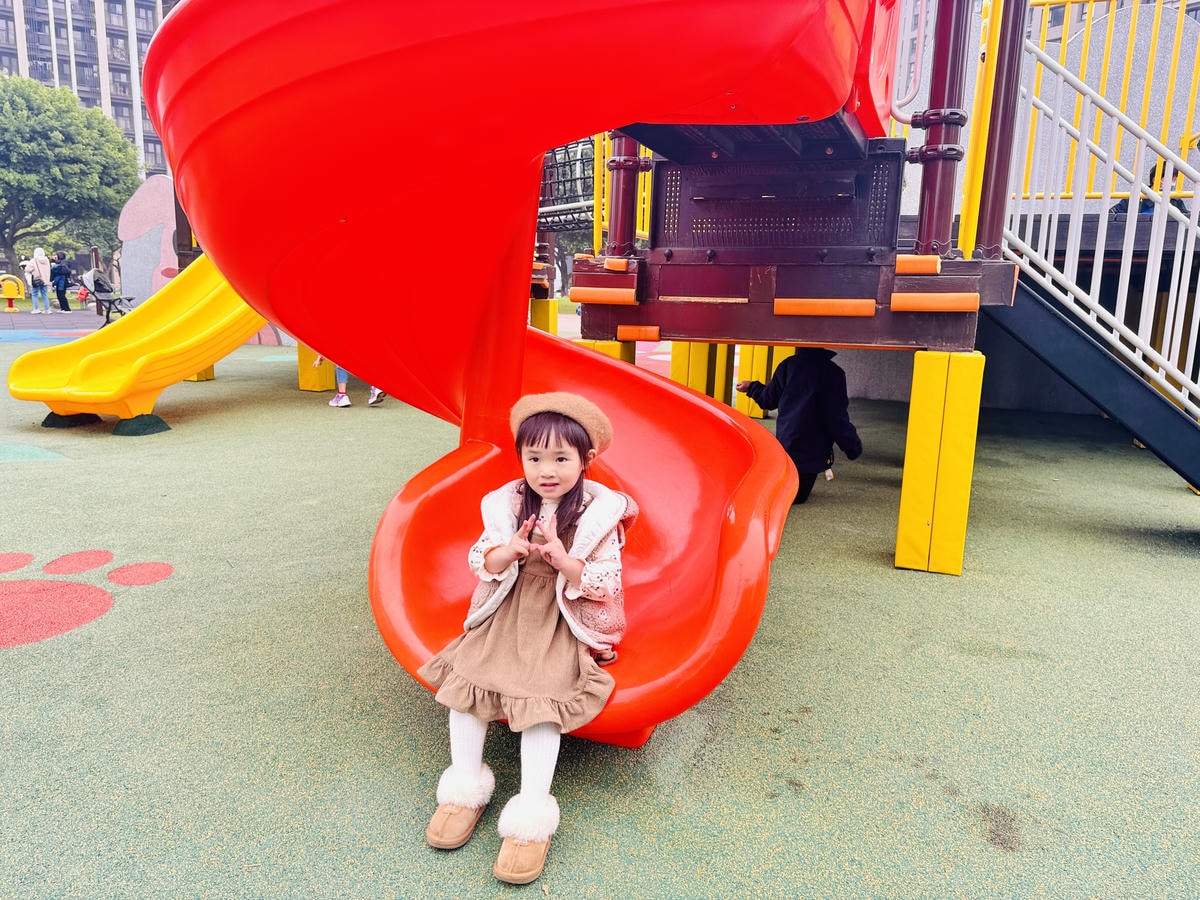 ★桃園●八德*最萌兔兔主題遊戲場『建德公園』,重新翻修更好玩 ★桃園●八德*最萌兔兔主題遊戲場『建德公園』,重新翻修更好玩