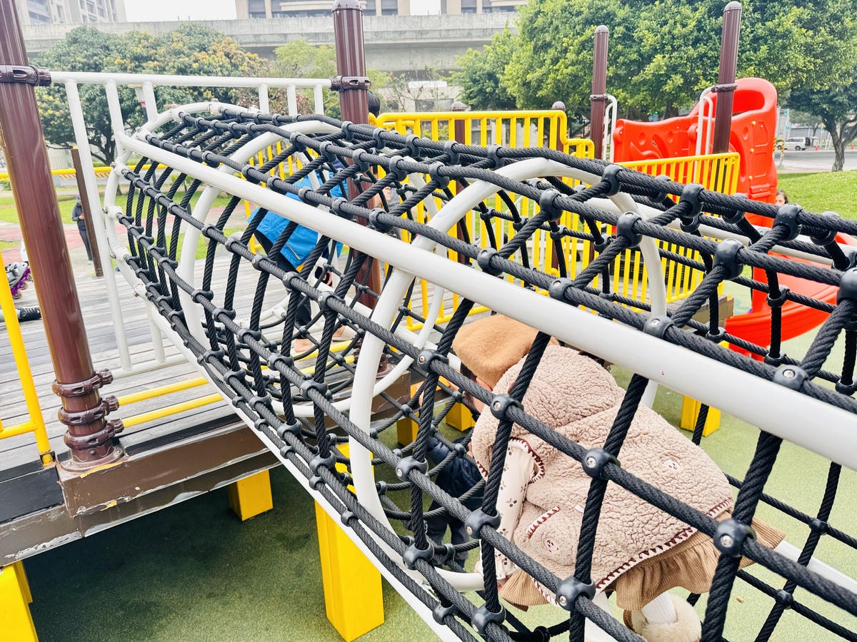 ★桃園●八德*最萌兔兔主題遊戲場『建德公園』,重新翻修更好玩 ★桃園●八德*最萌兔兔主題遊戲場『建德公園』,重新翻修更好玩