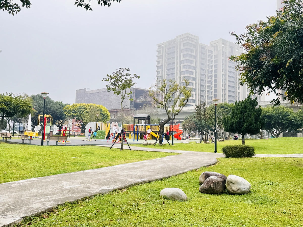 ★桃園●八德*最萌兔兔主題遊戲場『建德公園』,重新翻修更好玩 ★桃園●八德*最萌兔兔主題遊戲場『建德公園』,重新翻修更好玩