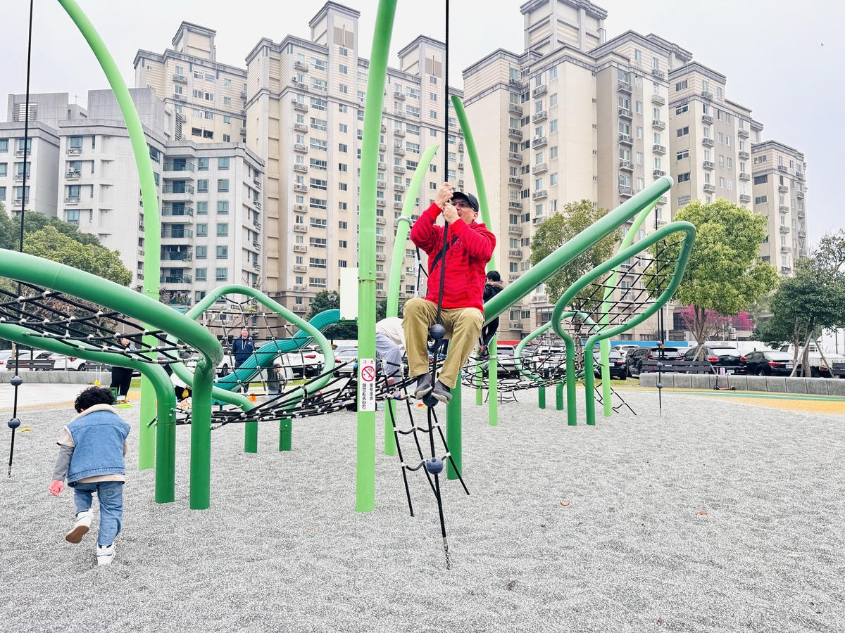 ★桃園●八德*一秒闖入童話故事裡『傑克冒險公園』,大型葉子藤 ★桃園●八德*一秒闖入童話故事裡『傑克冒險公園』,大型葉子藤