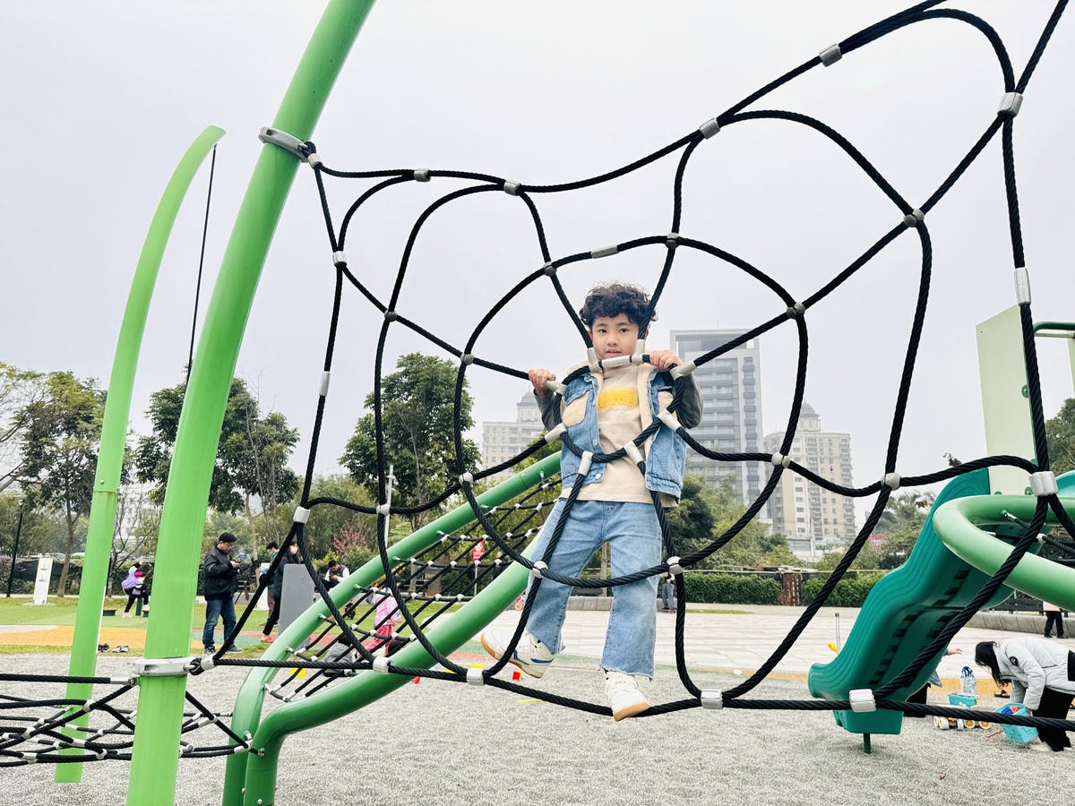 ★桃園●八德*一秒闖入童話故事裡『傑克冒險公園』,大型葉子藤 ★桃園●八德*一秒闖入童話故事裡『傑克冒險公園』,大型葉子藤