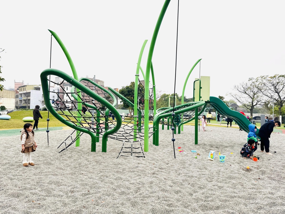 ★桃園●八德*一秒闖入童話故事裡『傑克冒險公園』,大型葉子藤 ★桃園●八德*一秒闖入童話故事裡『傑克冒險公園』,大型葉子藤