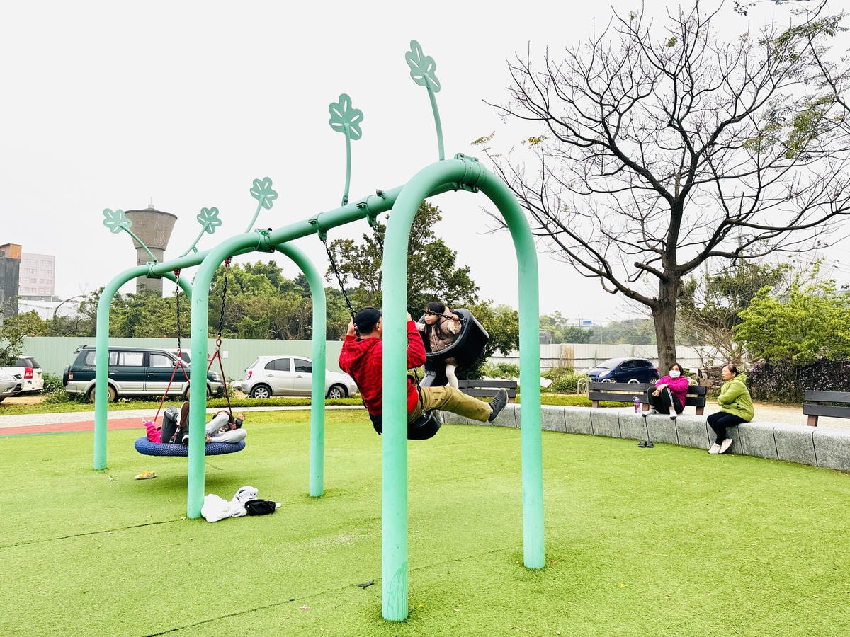 ★桃園●八德*一秒闖入童話故事裡『傑克冒險公園』,大型葉子藤 ★桃園●八德*一秒闖入童話故事裡『傑克冒險公園』,大型葉子藤