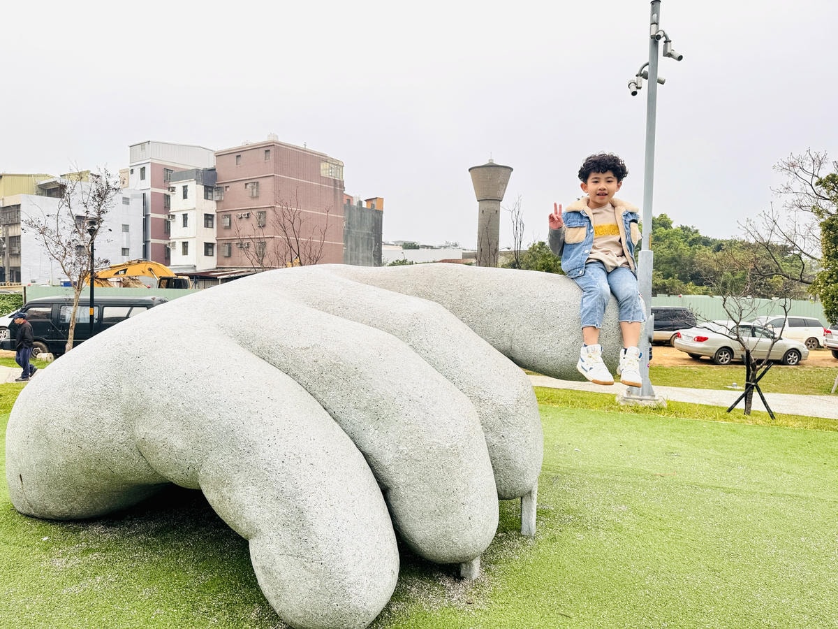 ★桃園●八德*一秒闖入童話故事裡『傑克冒險公園』,大型葉子藤 ★桃園●八德*一秒闖入童話故事裡『傑克冒險公園』,大型葉子藤