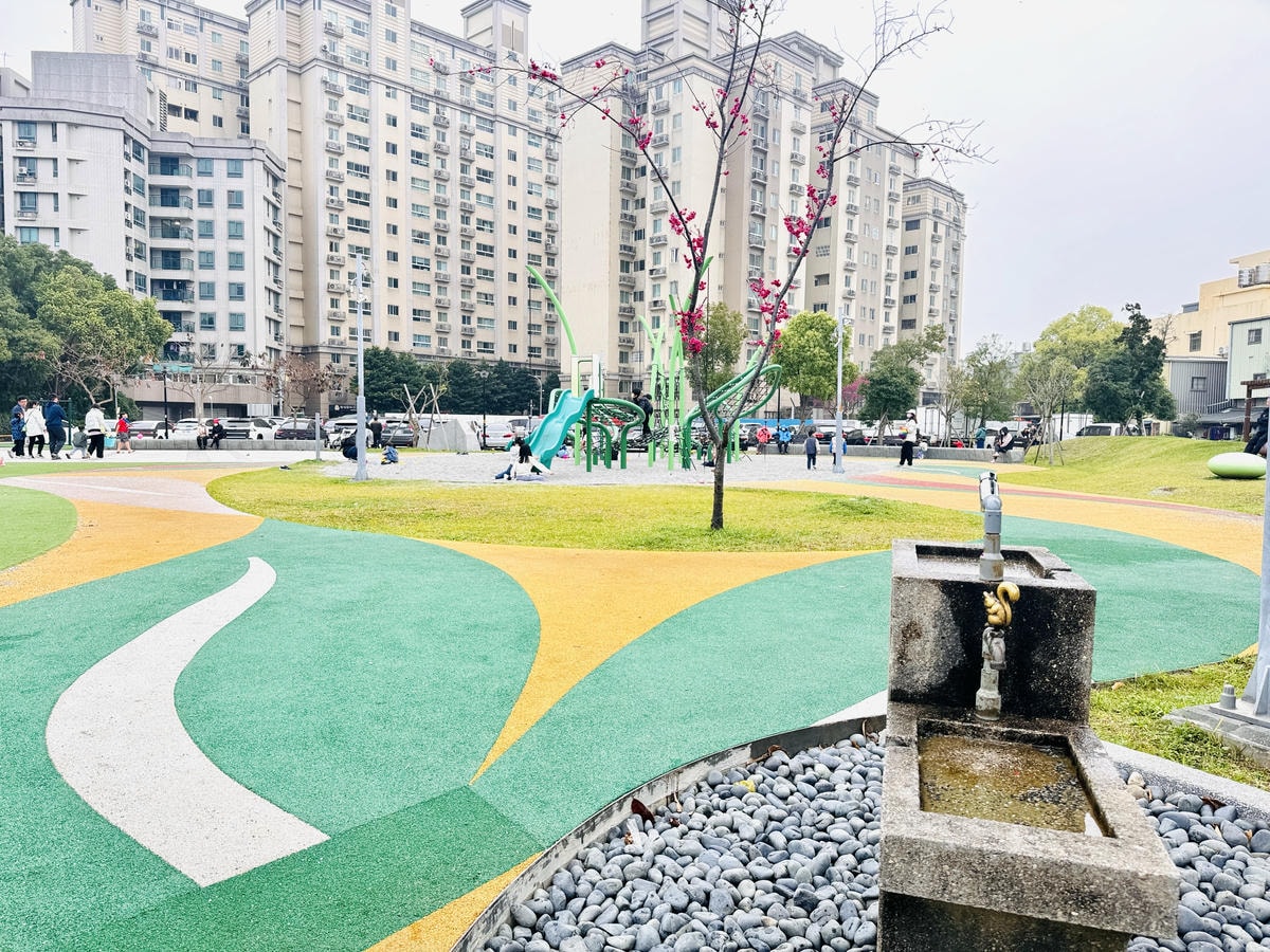 ★桃園●八德*一秒闖入童話故事裡『傑克冒險公園』,大型葉子藤 ★桃園●八德*一秒闖入童話故事裡『傑克冒險公園』,大型葉子藤