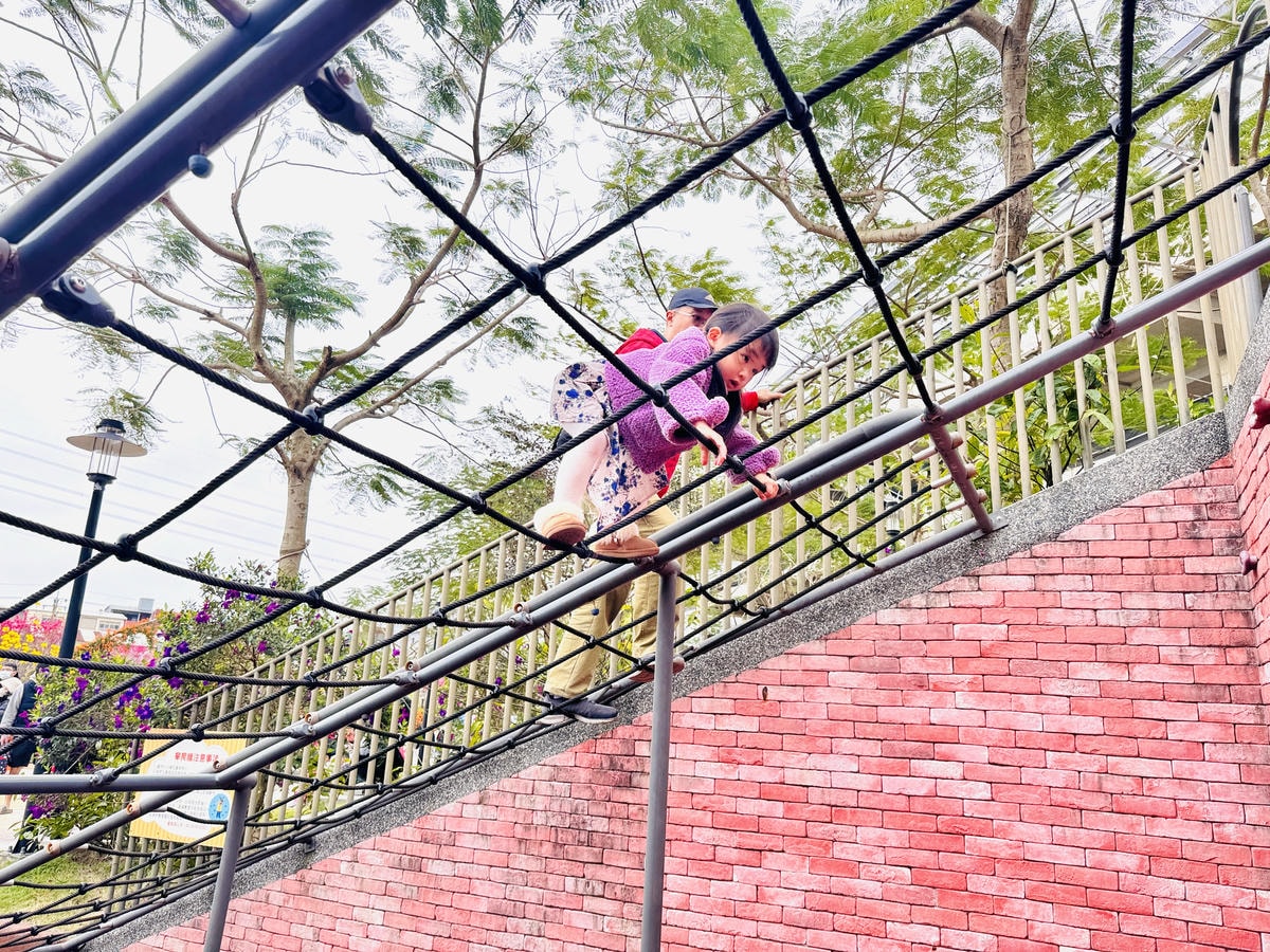 ★新北●鶯歌*最美拍的『鶯歌永吉公園』,擁有雙色櫻花、炮仗花 ★新北●鶯歌*最美拍的『鶯歌永吉公園』,擁有雙色櫻花、炮仗花