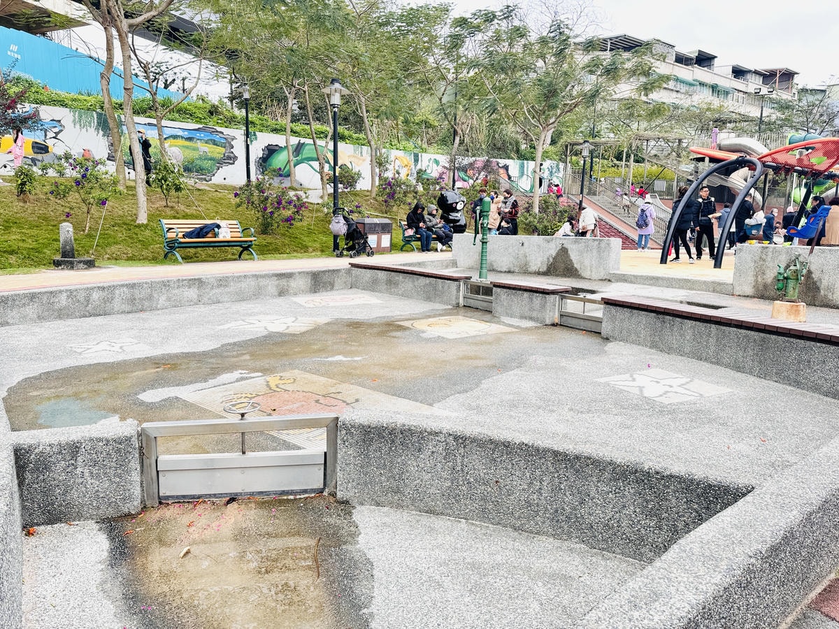 ★新北●鶯歌*最美拍的『鶯歌永吉公園』,擁有雙色櫻花、炮仗花 ★新北●鶯歌*最美拍的『鶯歌永吉公園』,擁有雙色櫻花、炮仗花