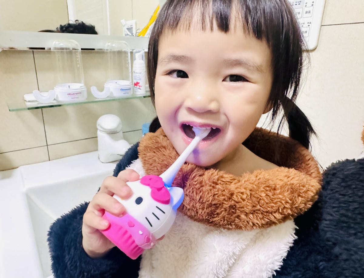 ★好物推薦★ NETTEC--U型兒童電動牙刷(KITTY ★好物推薦★ NETTEC--U型兒童電動牙刷(KITTY