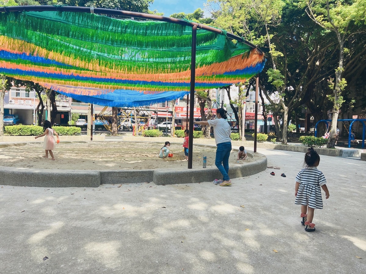 ★桃園★同安親子公園*鄰近全台最美圖書館的小綠地,溜滑梯、立 ★桃園★同安親子公園*鄰近全台最美圖書館的小綠地,溜滑梯、立