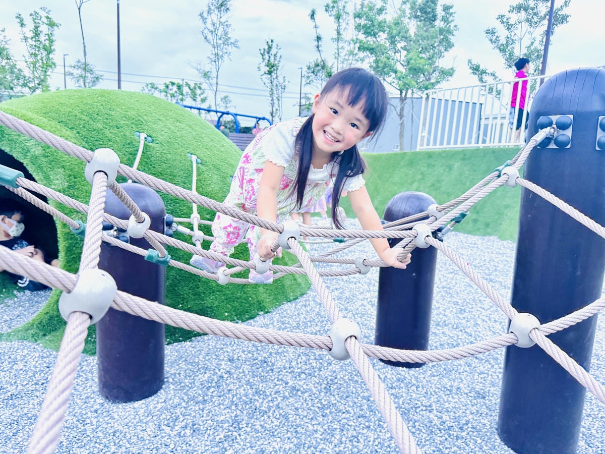 ★桃園親子景點推薦★蘆竹最新特色遊戲場『新龍公園』,磨石子滑 ★桃園親子景點推薦★蘆竹最新特色遊戲場『新龍公園』,磨石子滑