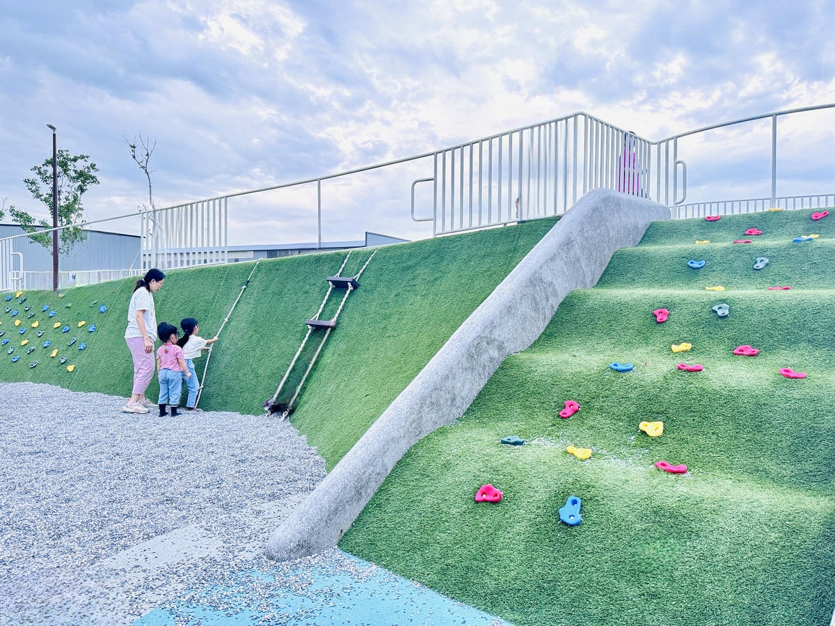 ★桃園親子景點推薦★蘆竹最新特色遊戲場『新龍公園』,磨石子滑 ★桃園親子景點推薦★蘆竹最新特色遊戲場『新龍公園』,磨石子滑