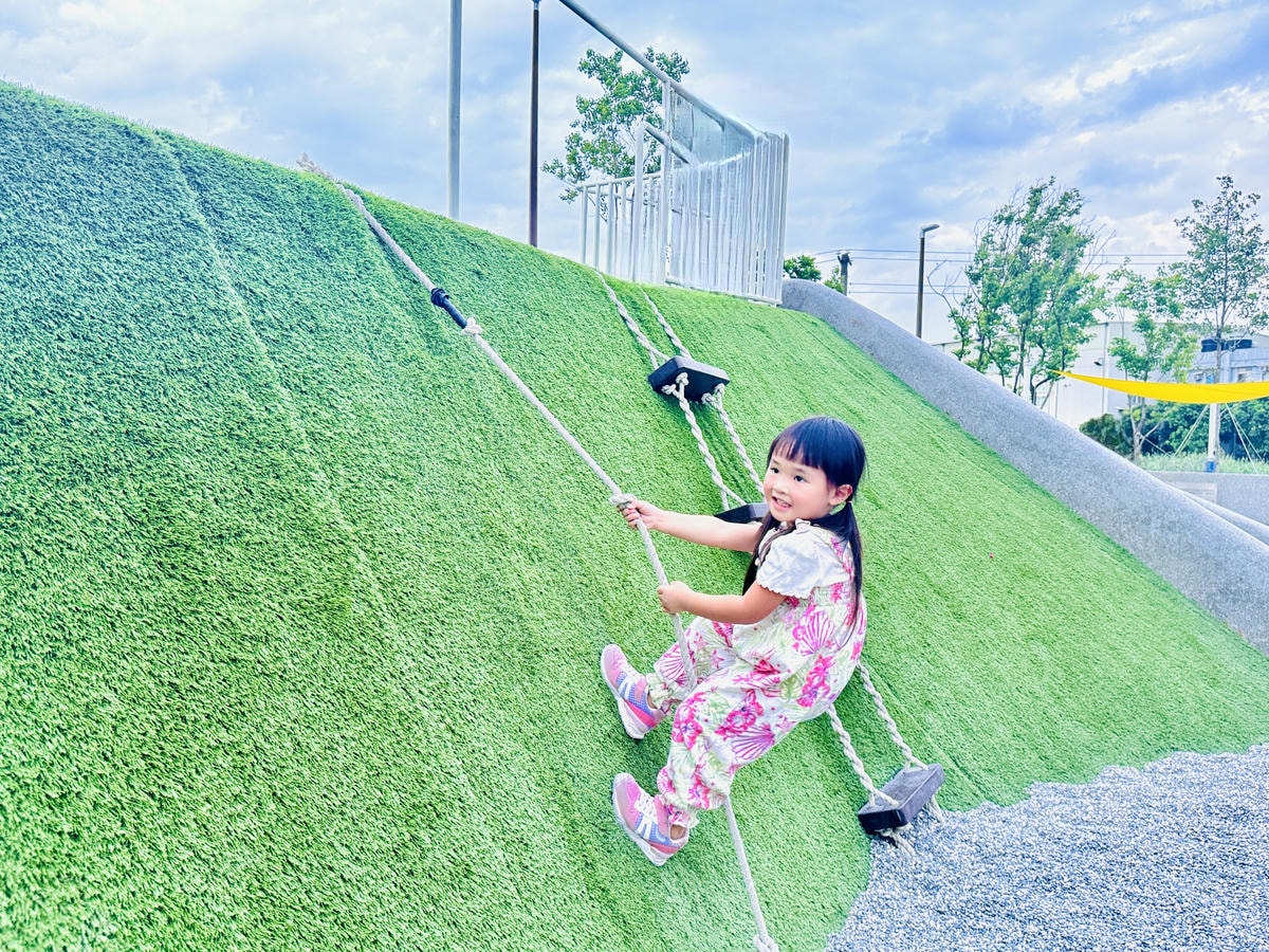 ★桃園親子景點推薦★蘆竹最新特色遊戲場『新龍公園』,磨石子滑 ★桃園親子景點推薦★蘆竹最新特色遊戲場『新龍公園』,磨石子滑