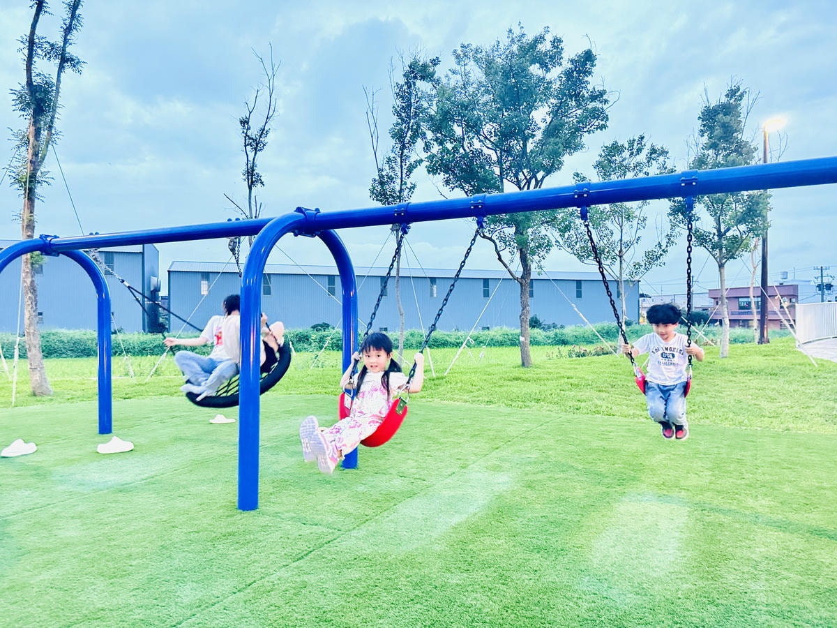 ★桃園親子景點推薦★蘆竹最新特色遊戲場『新龍公園』,磨石子滑 ★桃園親子景點推薦★蘆竹最新特色遊戲場『新龍公園』,磨石子滑