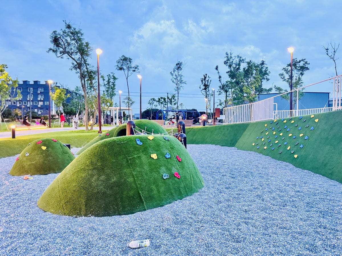 ★桃園親子景點推薦★蘆竹最新特色遊戲場『新龍公園』,磨石子滑 ★桃園親子景點推薦★蘆竹最新特色遊戲場『新龍公園』,磨石子滑