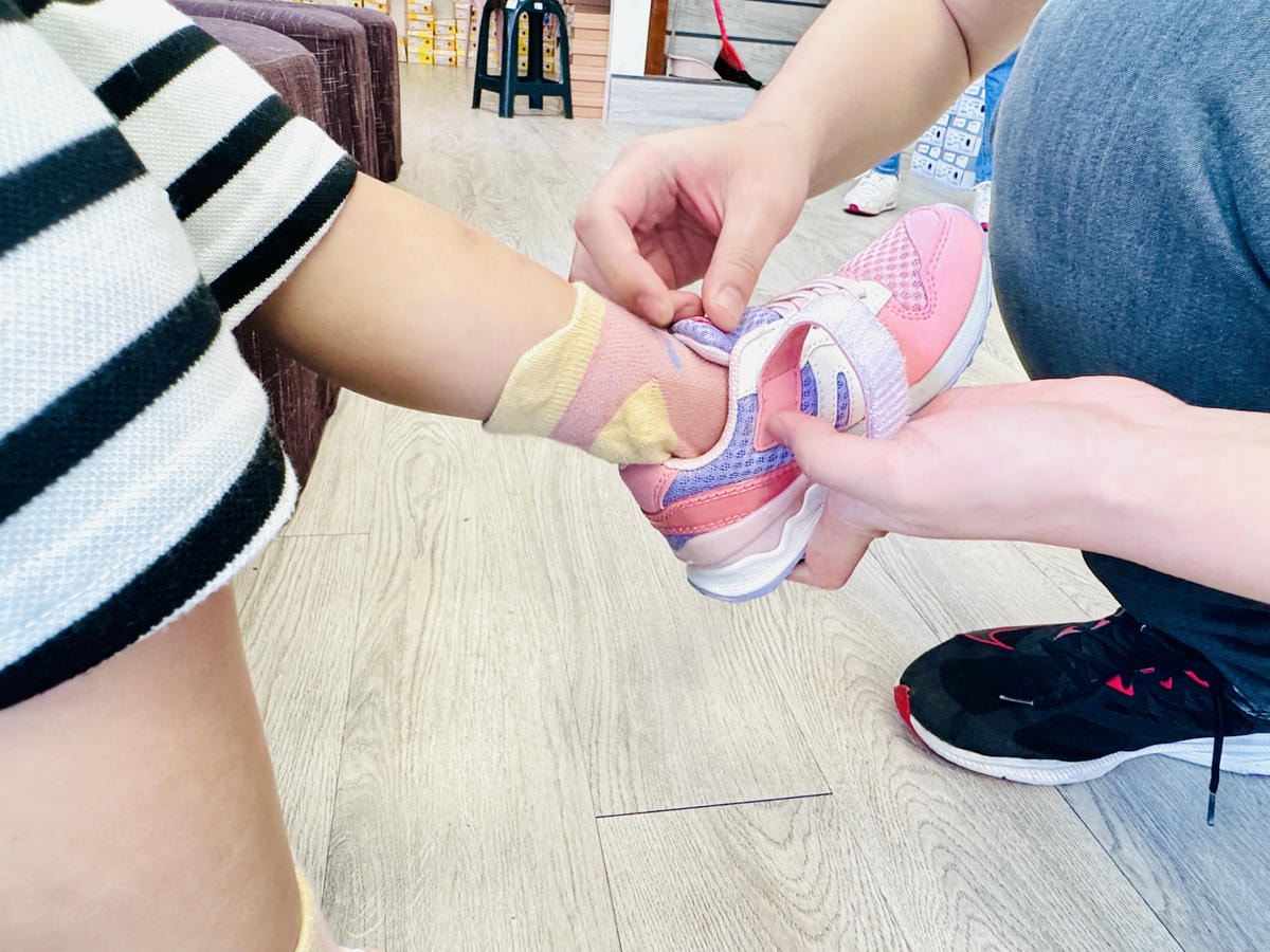 ★童鞋推薦★0~12歲鞋款最多最齊全的童鞋店『布布童鞋』,由 ★童鞋推薦★0~12歲鞋款最多最齊全的童鞋店『布布童鞋』,由