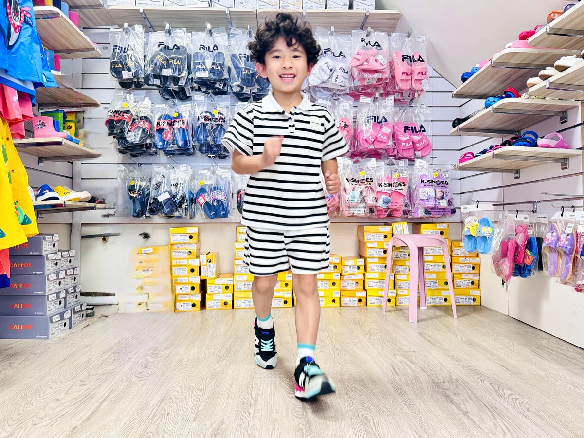 ★童鞋推薦★0~12歲鞋款最多最齊全的童鞋店『布布童鞋』,由 ★童鞋推薦★0~12歲鞋款最多最齊全的童鞋店『布布童鞋』,由