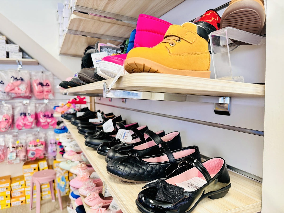 ★童鞋推薦★0~12歲鞋款最多最齊全的童鞋店『布布童鞋』,由 ★童鞋推薦★0~12歲鞋款最多最齊全的童鞋店『布布童鞋』,由