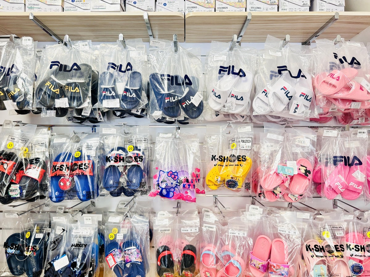 ★童鞋推薦★0~12歲鞋款最多最齊全的童鞋店『布布童鞋』,由 ★童鞋推薦★0~12歲鞋款最多最齊全的童鞋店『布布童鞋』,由