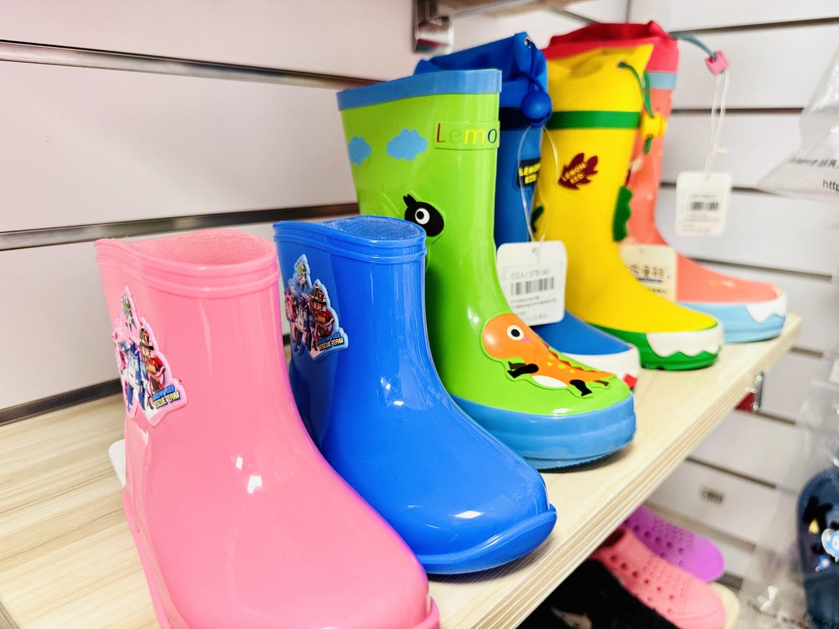 ★童鞋推薦★0~12歲鞋款最多最齊全的童鞋店『布布童鞋』,由 ★童鞋推薦★0~12歲鞋款最多最齊全的童鞋店『布布童鞋』,由