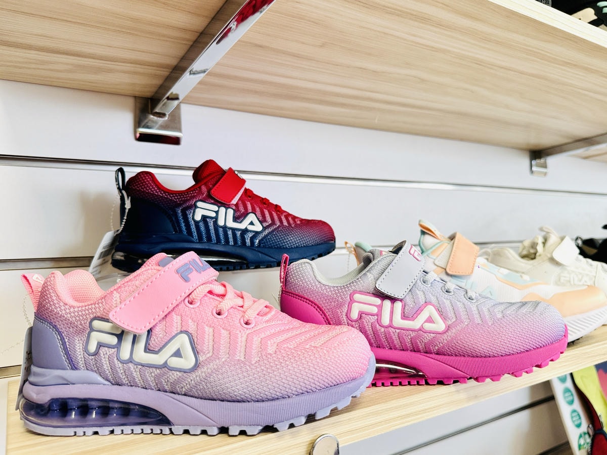 ★童鞋推薦★0~12歲鞋款最多最齊全的童鞋店『布布童鞋』,由 ★童鞋推薦★0~12歲鞋款最多最齊全的童鞋店『布布童鞋』,由