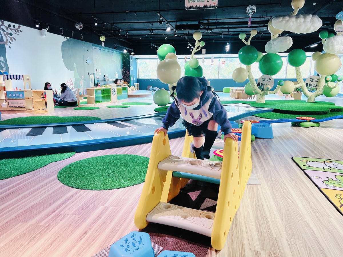 ★桃園*龜山親子館*超有設計感的琴鍵河流、唱歌月亮,免費的親 ★桃園*龜山親子館*超有設計感的琴鍵河流、唱歌月亮,免費的親