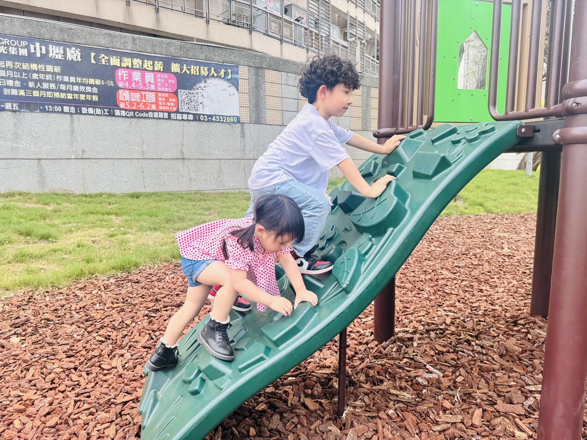 ★桃園親子景點推薦★全新的『星河親子公園』,超有質感的森林風 ★桃園親子景點推薦★全新的『星河親子公園』,超有質感的森林風