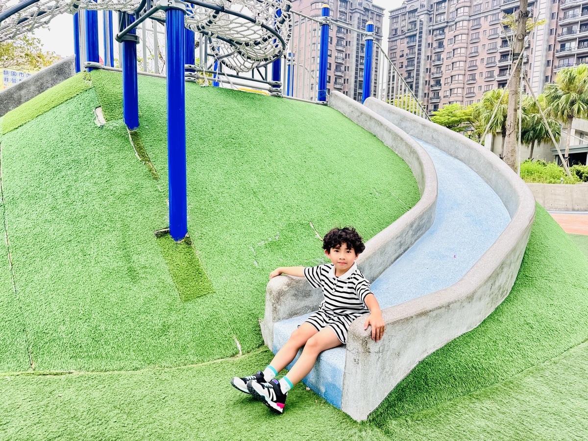 ★桃園親子景點推薦★中壢文化公園,小而巧的交通特色遊戲場, ★桃園親子景點推薦★中壢文化公園,小而巧的交通特色遊戲場,