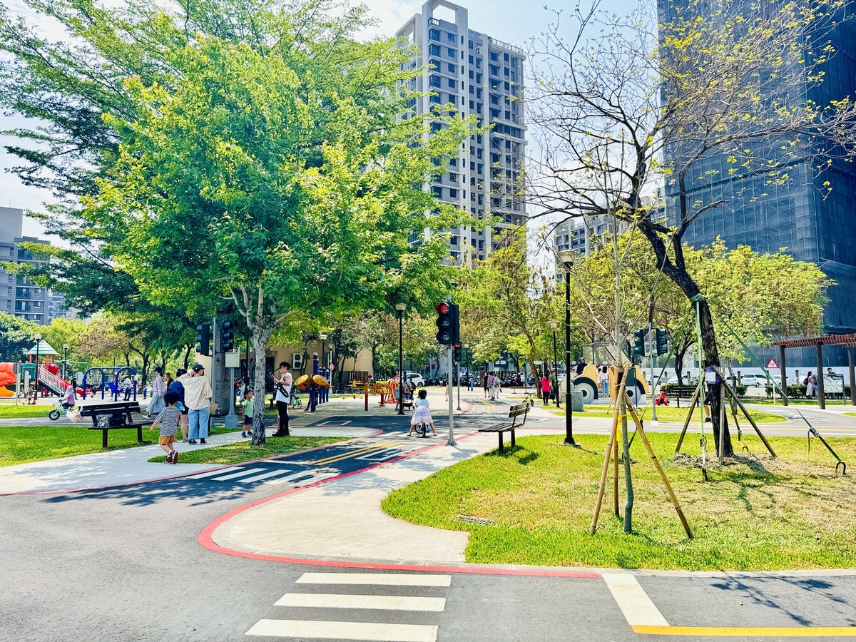 ★台中親子景點推薦★泉源兒童主題特色遊戲場,台中首座兒童交通 ★台中親子景點推薦★泉源兒童主題特色遊戲場,台中首座兒童交通