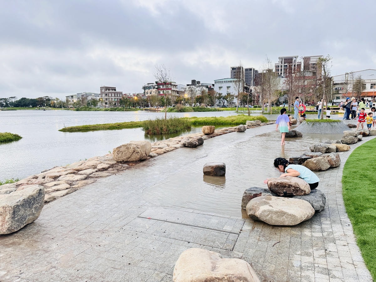 ★桃園親子景點推薦★桃園最新特色遊戲場『華興池生態埤塘公園』 ★桃園親子景點推薦★桃園最新特色遊戲場『華興池生態埤塘公園』
