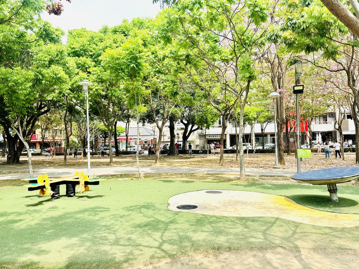 ★嘉義親子景點推薦★超萌青蛙主題『文化公園-諸羅樹蛙遊戲場』