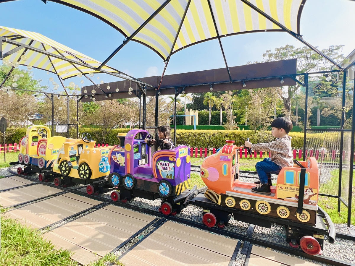 ★彰化●哈比雪兒親子餐廳*有大草皮遊戲區、小火車、餵魚區,不 ★彰化●哈比雪兒親子餐廳*有大草皮遊戲區、小火車、餵魚區,不