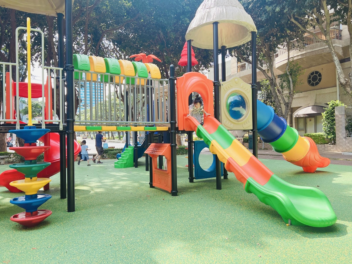 ★桃園★同安親子公園*鄰近全台最美圖書館的小綠地,溜滑梯、立 ★桃園★同安親子公園*鄰近全台最美圖書館的小綠地,溜滑梯、立