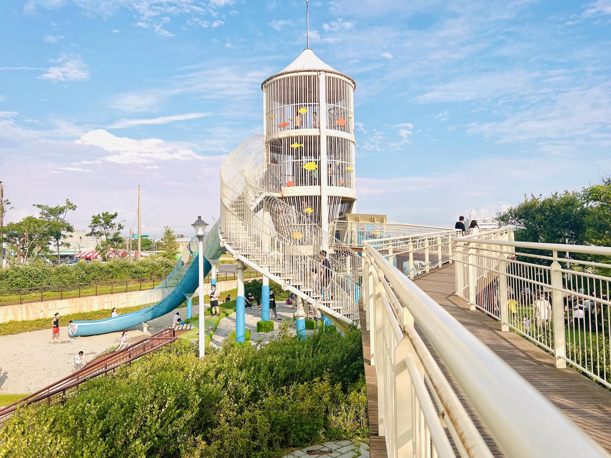 ★桃園●觀音*水之丘特色公園*來趣玩藍白色系度假風的滑水道,