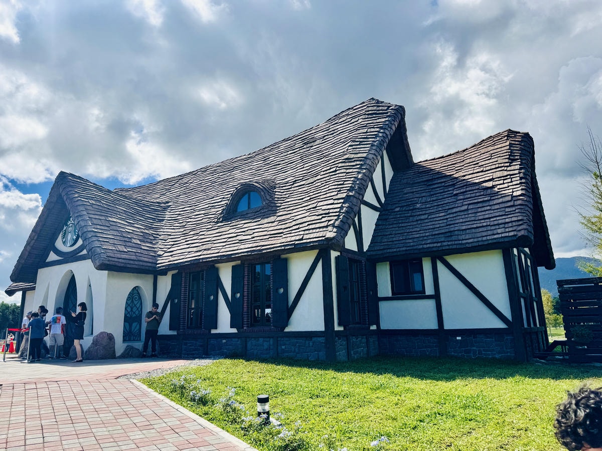 ★花蓮●壽豐＊星巴克理想門市，一秒到歐洲，最新秘境絕美的童話