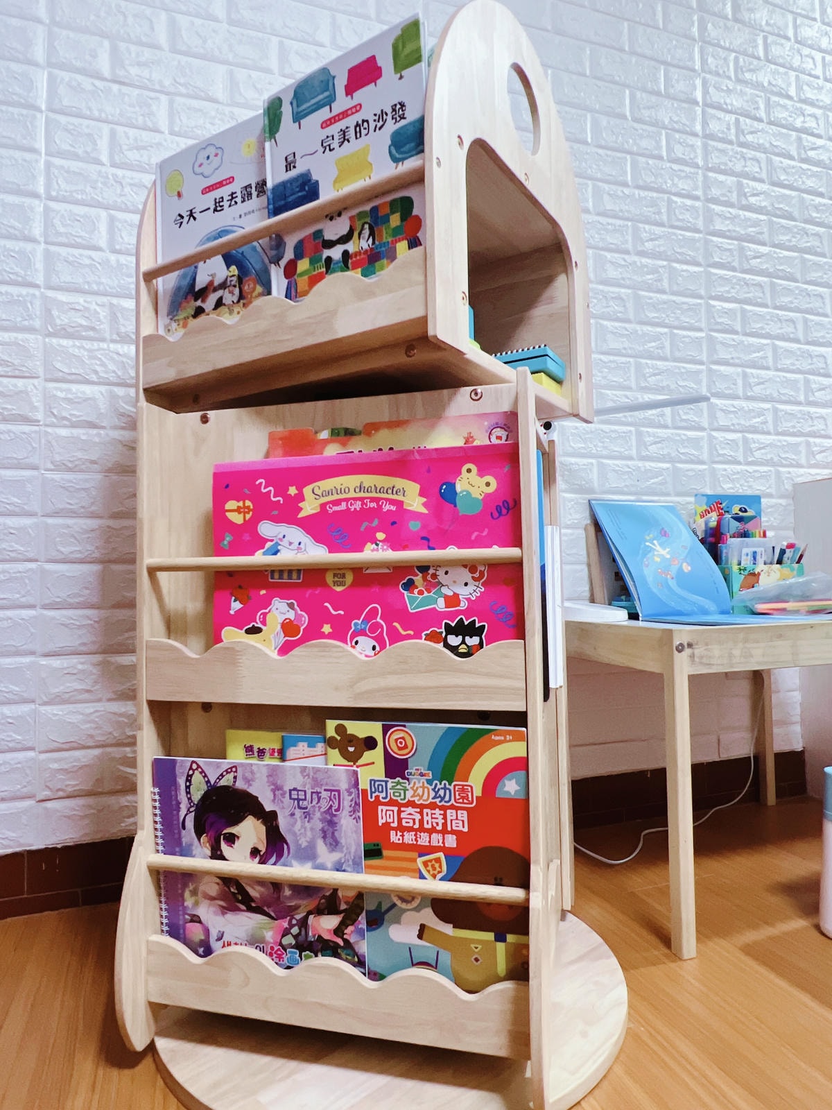 ★好物分享★ Man & Kids 無限探索旋轉書櫃,超推薦 ★好物分享★ Man & Kids 無限探索旋轉書櫃,超推薦